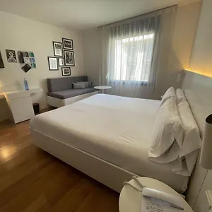 pol-grace-hotel.topbarcelonahotels.com/